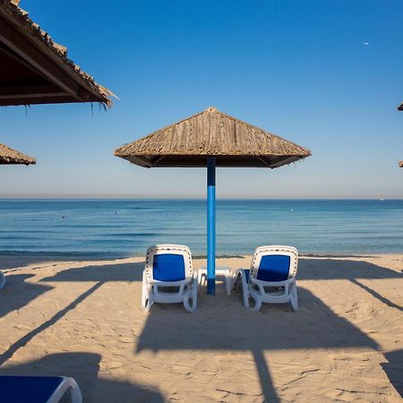 Ramada By Wyndham Beach Hotel Ajman Ngoại thất bức ảnh